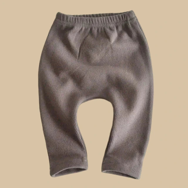 Dicke, warme Samthose mit hohem Bund für kleine Mädchen