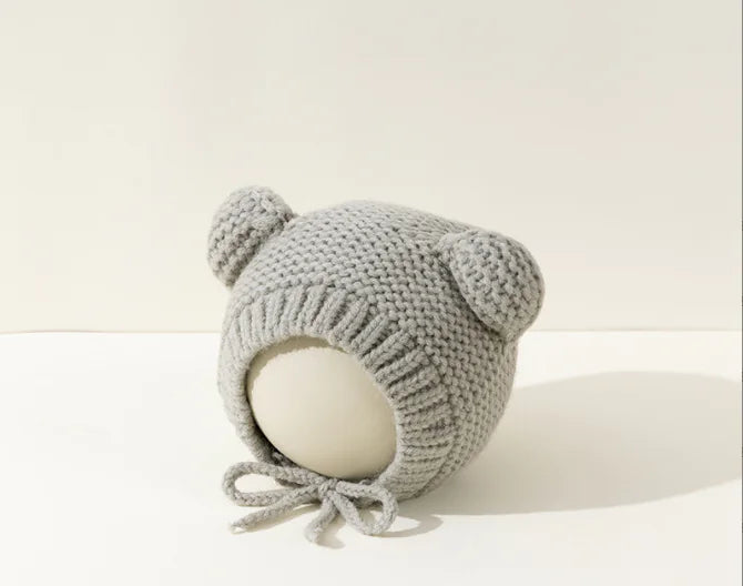 Babymütze aus Wolle für den Herbst und Winter