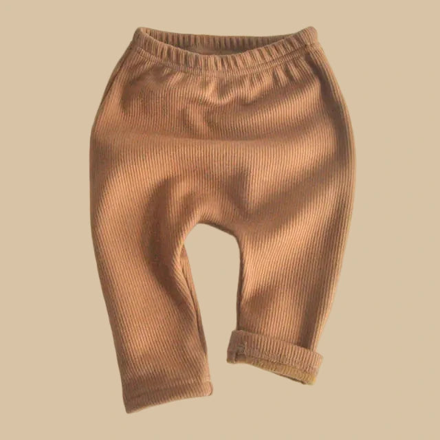 Dicke, warme Samthose mit hohem Bund für kleine Mädchen