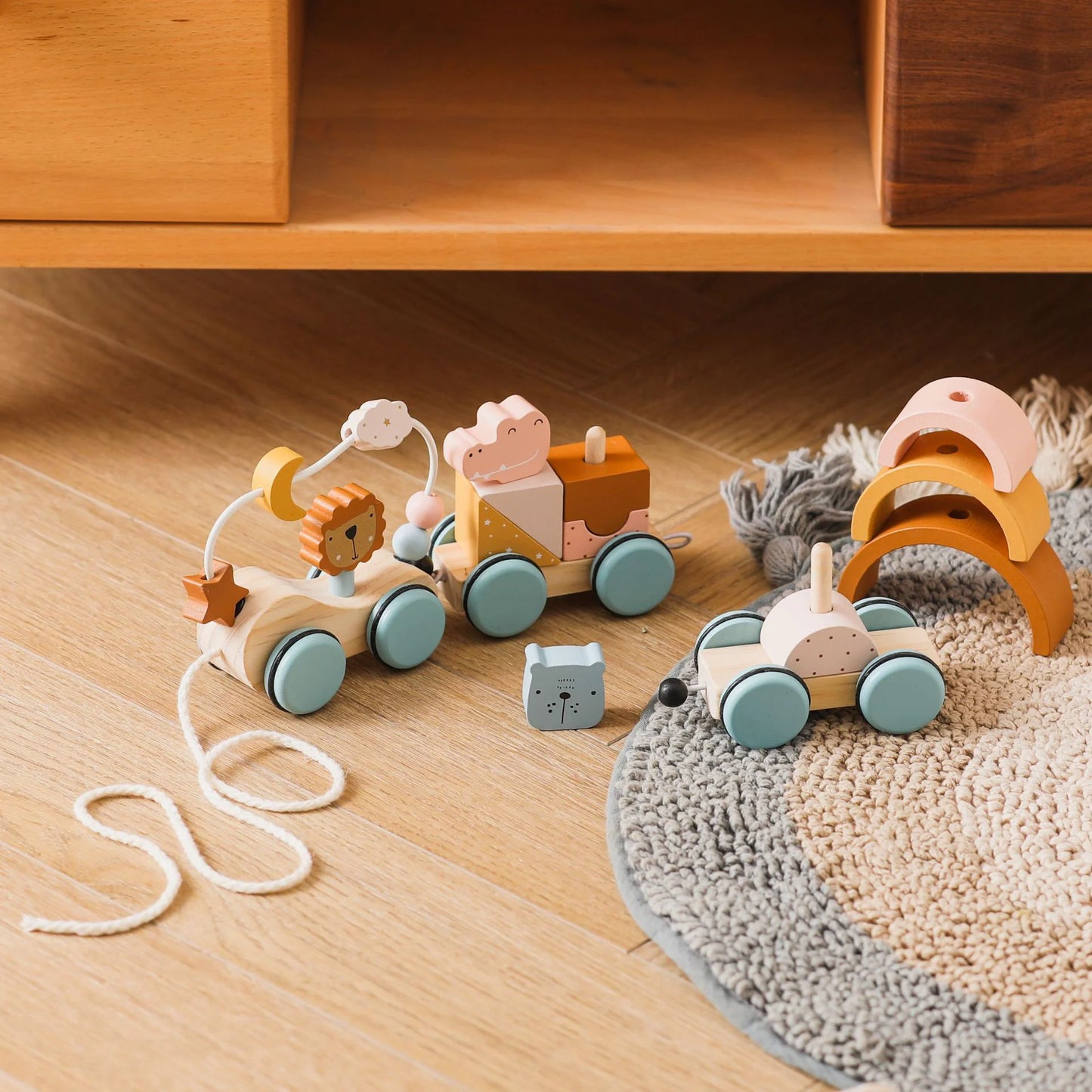 Holzspielzeug nach Montessori-Art